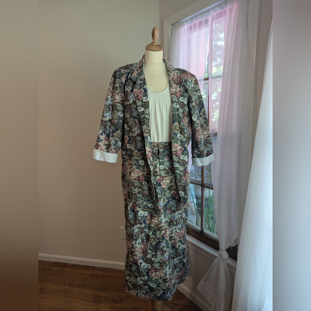 amazing vintage 90s DENIM floral jacket and skirt set Plus Size